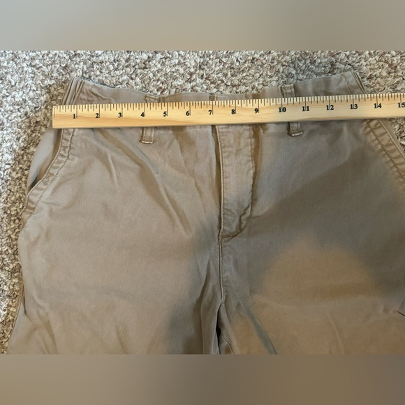 Old Navy Chino Shorts - Picture 4 of 4